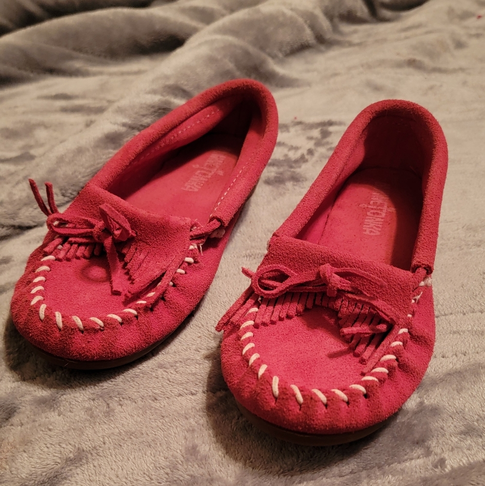 Girl's Minnetonka Moccasins Size 1